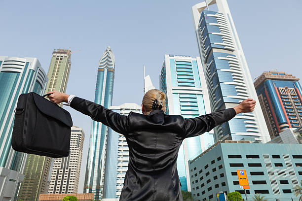 buying property in dubai pros and cons